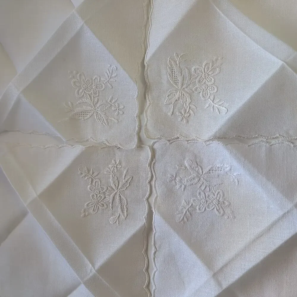 Vintage Set 25 Scallop Edged Embroidered Cloth Cocktail Napkins, 6.5